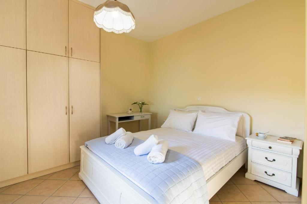 Apartments Margarita Kaizer Bridge Achilleion Ngoại thất bức ảnh