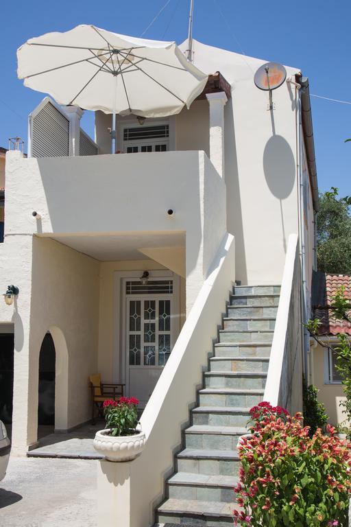 Apartments Margarita Kaizer Bridge Achilleion Ngoại thất bức ảnh